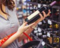 Kolik utratí domácnosti v EU za alkohol? 
